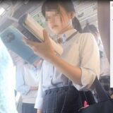 【Pcolle】優等生JKのシミ付き？グリーンパンチラを電車でゲットwwwww