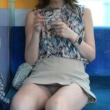 【Pcolle】ミニスカートの超絶美人ギャル姉さん、足癖悪くてチラどころかパンモロ